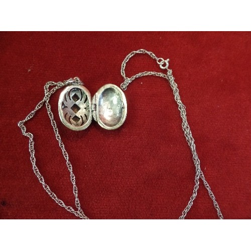 62 - A GOOD SELECTION OF ANTIQUE AND CONTEMPORARY SILVER JEWELLERY INCLUDING A VICTORIAN DOUBLE HEART AND... 