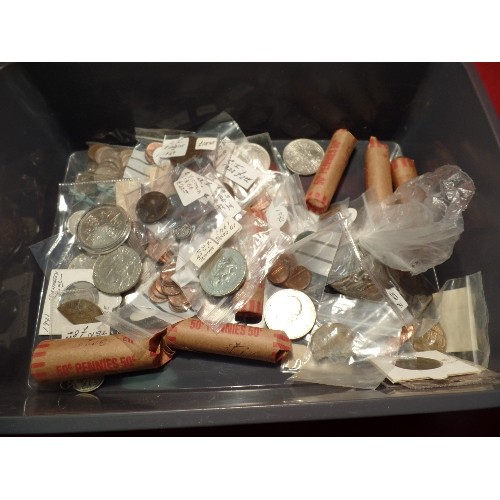 82 - TUB OF MIXED COINS, BRITISH AND FOREIGN, SOME SILVER. INCLUDES WILLIAM & MARY HALFPENNY 1694, GEO II... 