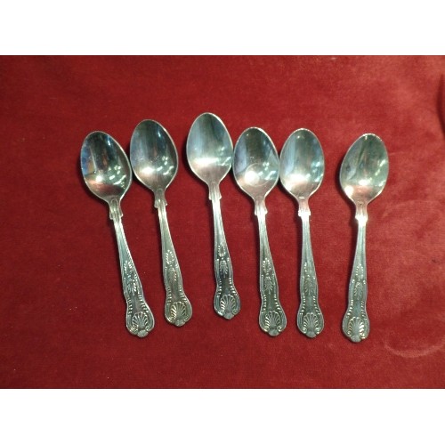 92 - GOOD SET OF VINERS SILVER PLATED KING'S PATTERN CUTLERY INCLUDING 6 X DINNER KNIVES, 6 X TEA KNIVES,... 