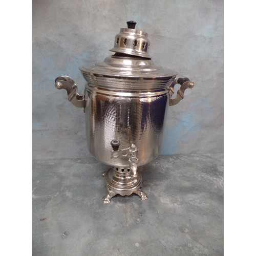 112 - A LARGE VINTAGE CHROME PLATED SAMOVAR WITH TAP, BAKELITE HANDLES AND KNOBS