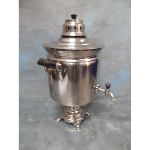 112 - A LARGE VINTAGE CHROME PLATED SAMOVAR WITH TAP, BAKELITE HANDLES AND KNOBS