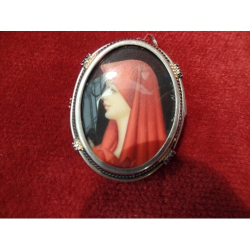 56 - A CIRCA 1930'S FRENCH SILVER (800) BROOCH PENDANT WITH A HAND PAINTED PANEL OF SAINT FABIOLA, PATRON... 