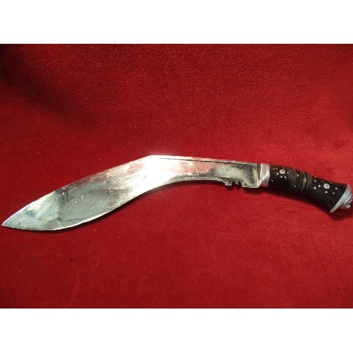 102A - A LATE 20TH CENTURY INDIAN MADE KUKRI KNIFE WITH HARDWOOD INLAID HANDLE, INCLUDING THE TWO SMALLER K... 