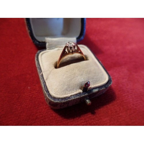 72E - 18ct GOLD AND DIAMOND ENGAGEMENT RING GOOD SIZE STONE WEIGHT 2.10gr SIZE M