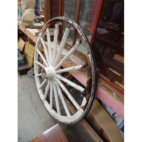 400 - LARGE ENGLISH CARTWHEEL WITH 15 SPOKES, STEEL TYRE WITH RUBBER OUTER TYRE - 120CM DIA - SEE PHOTOS F... 