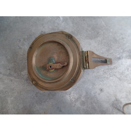 104A - A VINTAGE STANLEY LONDON NAUTICAL COMPASS TOGETHER WITH A VINTAGE COPPER PUNCH BOWL, LADLE AND 6 PUN... 