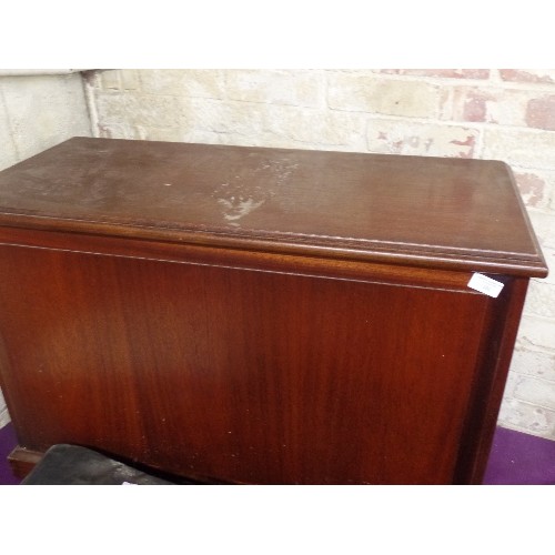 201 - POLISHED MAHOGANY BLANKET-BOX. HINGED LID. APPEARS VGC.