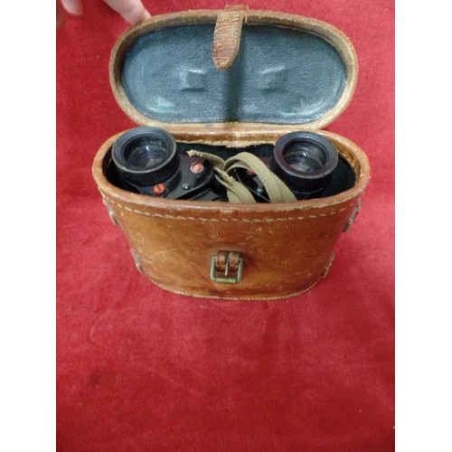 73 - VINTAGE WWII BRITISH ARMY TAYLOR-HOBSON 1943 BINOCULARS. IN WELL WORN LEATHER CASE, STAMPED 'TIMBERS... 