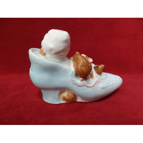 75 - BEATRIX POTTER 'OLD WOMAN WHO LIVED IN A SHOE' CERAMIC MONEY BOX. ENESCO.