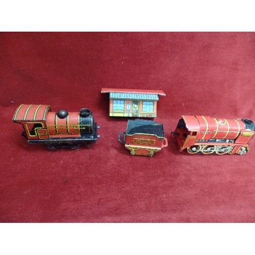 85 - VINTAGE TIN-PLATE TRAIN ENGINES, BUILDING AND TRACK.