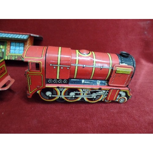 85 - VINTAGE TIN-PLATE TRAIN ENGINES, BUILDING AND TRACK.