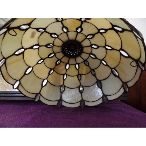 122 - TIFFANY STYLE LIGHT SHADE, OYSTER COLOURED GLASS.