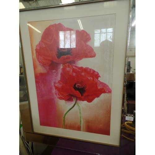 153 - LARGE RED POPPY PRINT. FRAMED IN WIDE MIRROR FRAME.