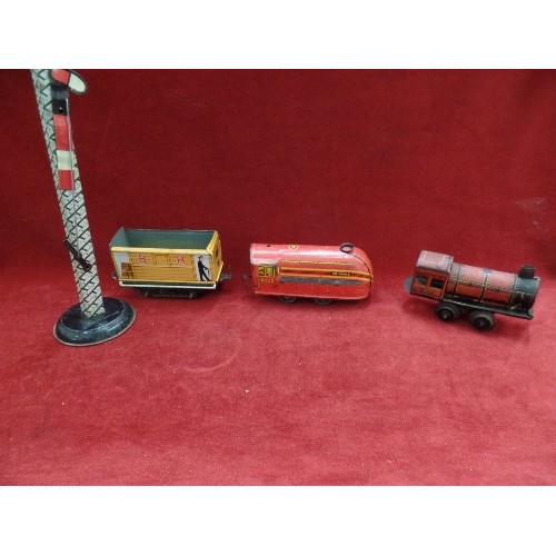 155 - VINTAGE TIN-PLATE TRAIN ENGINES, ROLLING STOCK, SIGNAL TOUR AND TRACK.