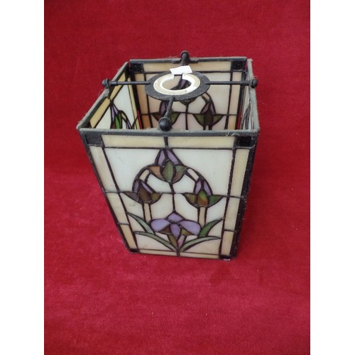 184 - TIFFANY STYLE SQUARE LANTERN. FLOWER DESIGN.