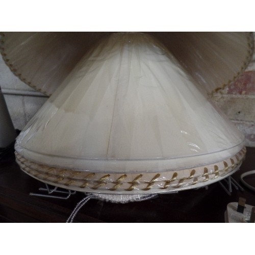 203 - 9 X NEW/PACKAGED LARGE LAMP SHADES IN IVORY/CREAM.