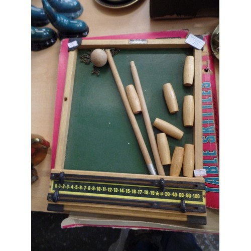 275 - VINTAGE TABLE SKITTLES. KAY-LONDON. ORIGINAL BOX.