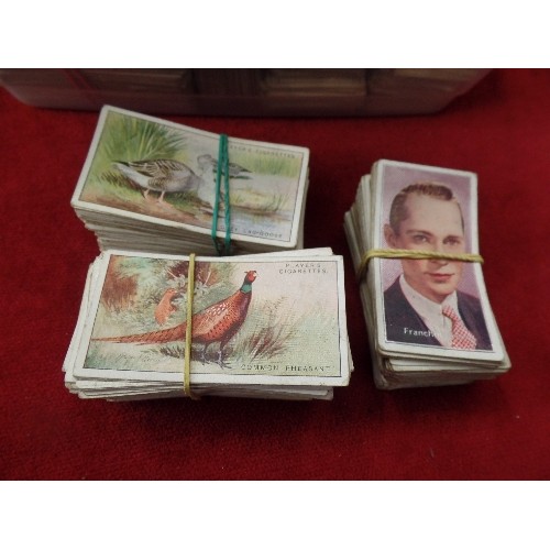 286 - TUB FULL OF VINTAGE JOHN PLAYERS/ CARRERAS CIGARETTE CARDS.