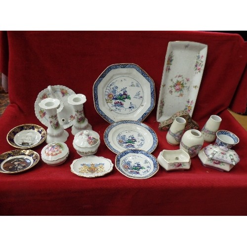 279 - BOX OF VINTAGE CERAMICS. CANDLE HOLDERS, TRINKET BOXES, DECORATIVE PLATES, DISHES.