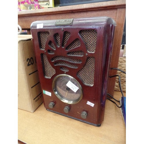 374 - BUSH WOODEN-CASED, ANTIQUE STYLE RADIO.