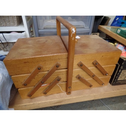 429 - VINTAGE 3 TIER CANTILEVER SEWING BOX WITH CONTENTS. MAINLY EMBROIDERY SILKS ETC.