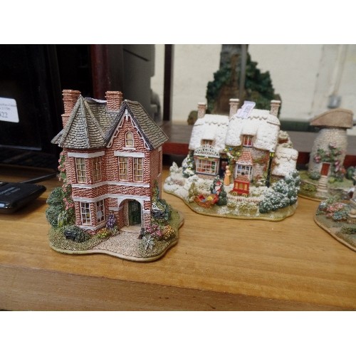 430 - 21 X LILLIPUT LANE COTTAGES/BUILDNGS. INCLUDES PINEAPPLE HOUSE, THE CHRISTMAS PRESENT, AND GOLD TOP.