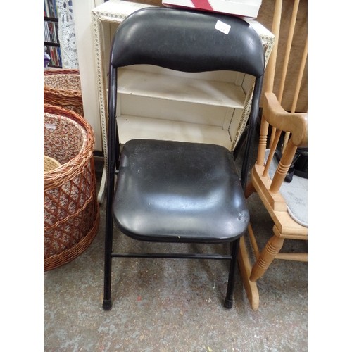 469 - FOLDING BLACK VINYL KITCHEN CHAIR.