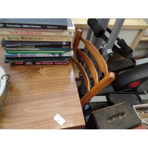 492 - WOOD EFFECT DROP-LEAF TABLE AND A CHAIR.