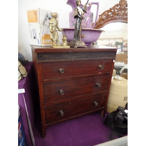 119 - SMALL VINTAGE 3 DRAWER CHEST. 61CM W