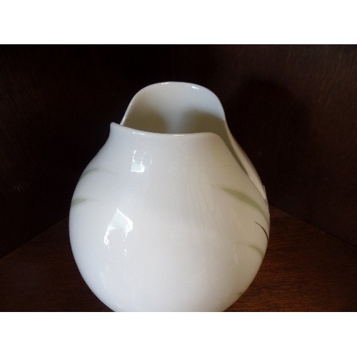 380 - ROYAL DOULTON 'IMPRESSIONS' BUD SHAPED VASE.