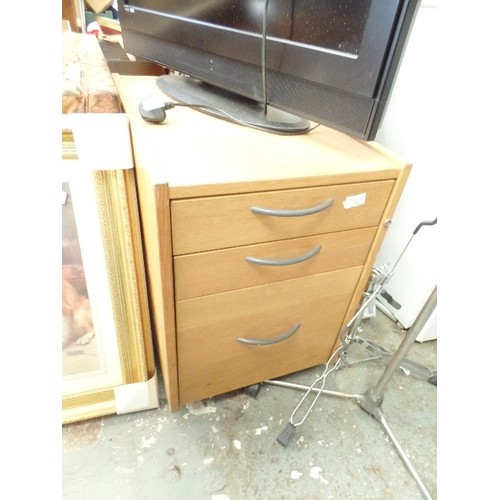 414 - DEEP, LOW, 'UNDER DESK' BEECH FILING CABINET. 2 SMALL & 1 LARGE DRAWER.