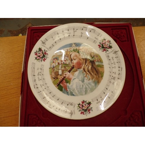 466 - 4 X VINTAGE ROYAL DOULTON CHRISTMAS CAROL PLATES. IN BOXES.