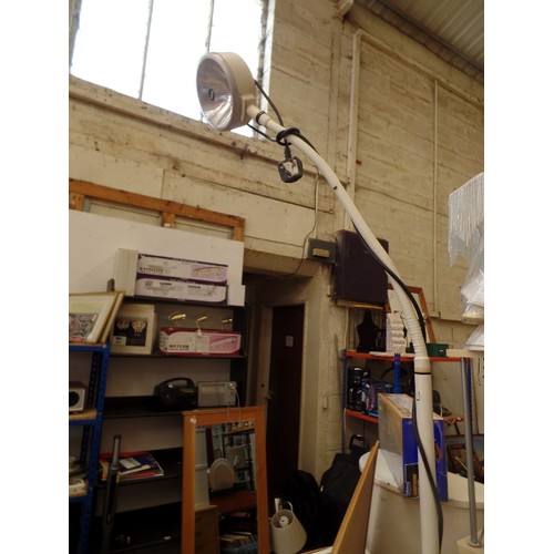 496 - WELCH ALLYN LS 100 GENERAL EXAM HALOGEN LIGHT ON FLOOR STAND