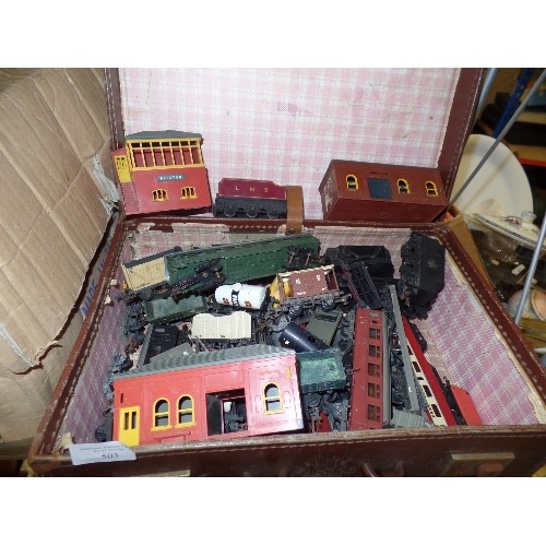 503 - BOX OF TRI ANG TRAIN TRACK AND POWER CONTROLLER, SUITCASE OF MODEL RAIL ITEMS - TRAILERS, BUILDINGS ... 