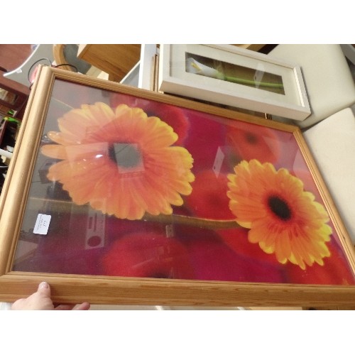 512 - FRAMED AND GLAZED PRINT OF SUNFLOWERS AND 3D PICTURE OF FLOWER