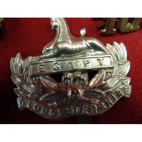 17 - BAG OF CAP BADGES SERVER AND OBSERVER CORPS - RA, GLOUCESTERSHIRE REGIMENT ETC