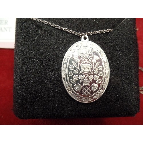 20 - SILVER HALLMARKED THE ROYAL WEDDING SILVER PENDANT ON 925 SILVER CHAIN WITH BOX AND CERT