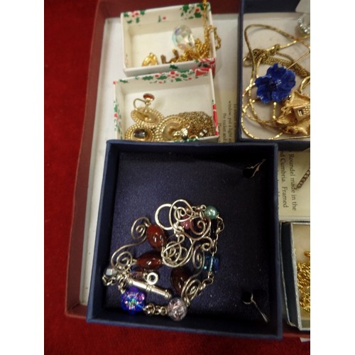 44 - BX OF GOOD QUALITY COSTUME JEWELLERY- EARRINGS, BRACELET WITH GLASS STONES, GOLD METAL CHAIN AND PEN... 