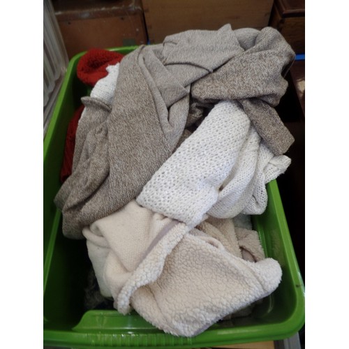 549 - BOX OF LADIES JUMPERS