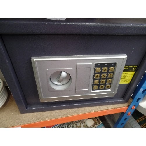 585 - DIGITAL HOME SAFE