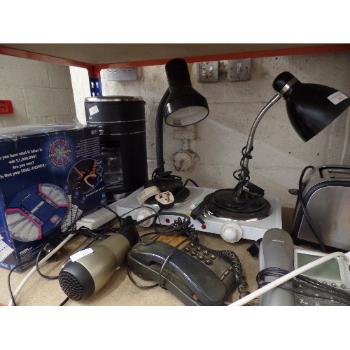 622 - SHELF OF MIXED ELECTRICALS - GOURMET HEATER, 2 LAMPS, TOASTER, PHONE ETC