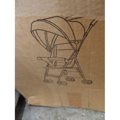 445 - PLAIN STROLLER BUGGY IN GREY. NEW WITH BOX.