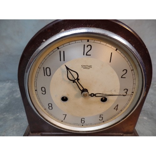 109 - AN ART DECO SMITHS OF ENFIELD BAKELITE CASED MANTEL CLOCK - NEEDS GLASS, PENDULUM & KEY