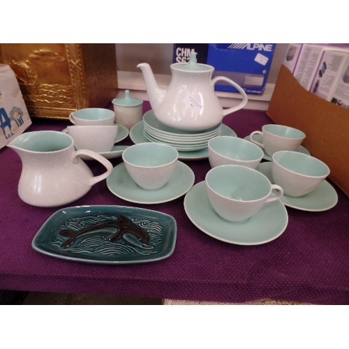 85 - VINTAGE POOLE POTTERY TEA SET. 'ICE GREEN & SILVER-GREY' TEAPOT, SUGAR, MILK, CUPS/SAUCERS. ALSO A S... 