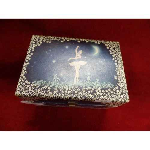 86 - SMALL MUSICAL BALLERINA JEWELLERY BOX. CONTAINS COSTUME JEWELLERY.