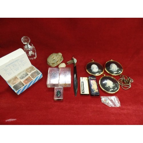 100 - BOX OF SMALL TRINKETS. INCLUDES CRYSTAL PERFUME BOTTLE, 3 X FRAMED CAMEOS FROM THE MINIATURE WORLD O... 