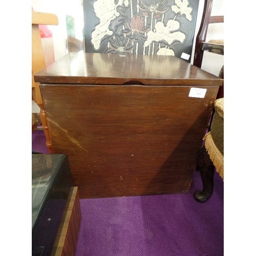 135 - WOODEN LP RECORD BOX, WITH HINGED LID. FULL OF VINTAGE 78'S AND LP RECORDS.