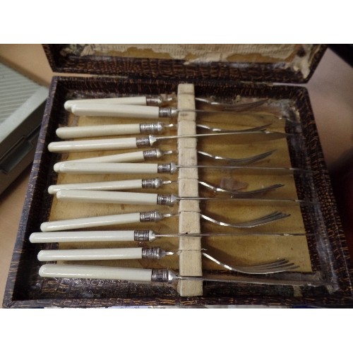 219 - 4 VINTAGE FISH CUTLERY SETS. ORIGINAL BOXES.