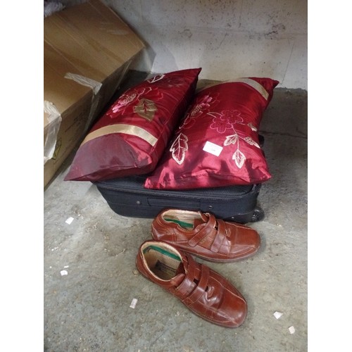 148 - PAIR OF 'SATIN' FLORAL CUSHIONS, A PAIR OF SIZE 10 CUSHIONWALK MENS LEATHER SHOES, AND A SMALL WHEEL... 