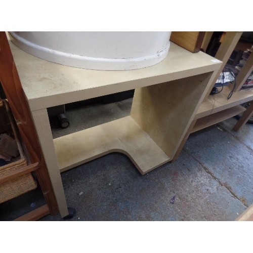 413 - SMALL MAPLE EFFECT DESK